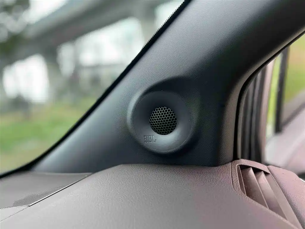 Toyota Sienna 2021 2.5L Hybrid Platinum Edition фото 13