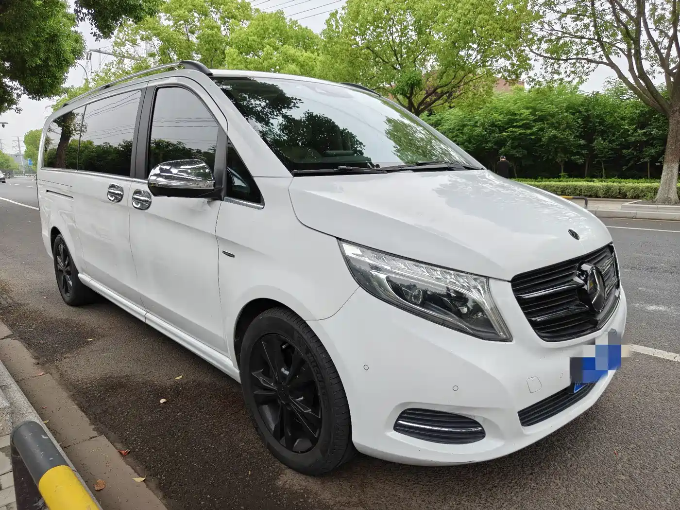 Mercedes-Benz V-Class 2016 V 260 L Premium Long фото 3
