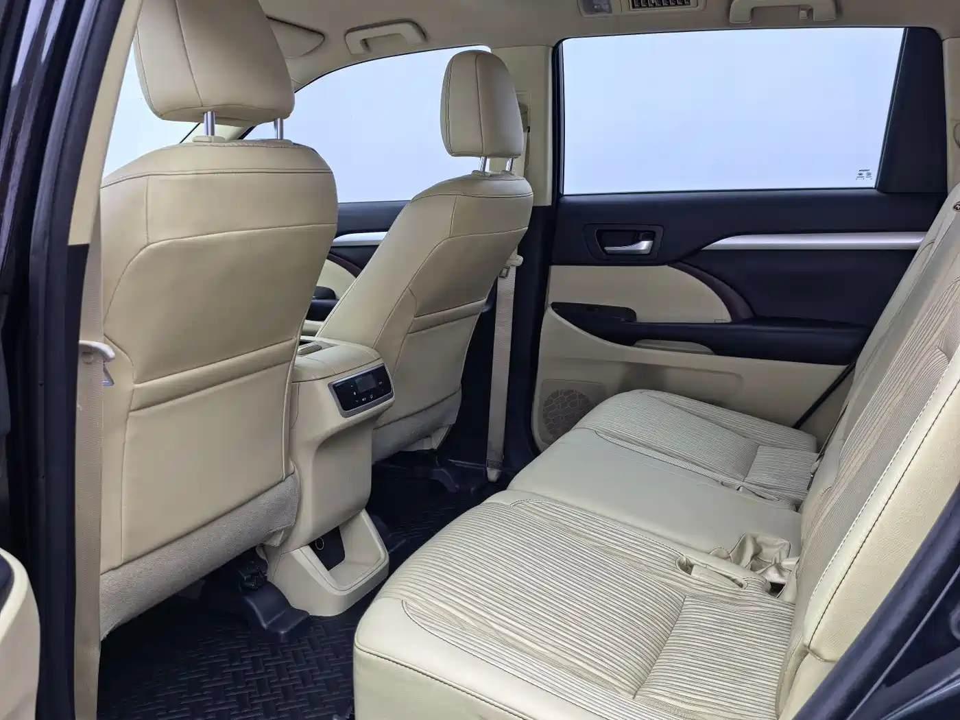 Toyota Highlander 2017 2.0T 4WD Elite 7-Seater фото 8