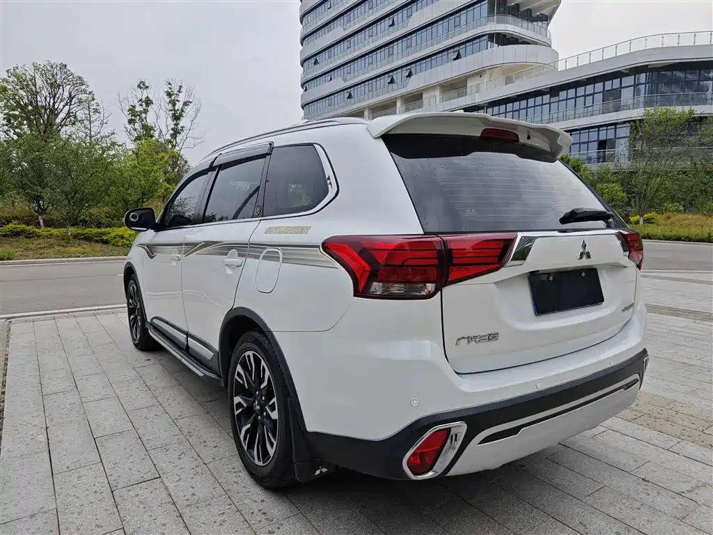 Mitsubishi Outlander 2019 2.0L 2WD Enjoy Edition 7-seater China V фото 6