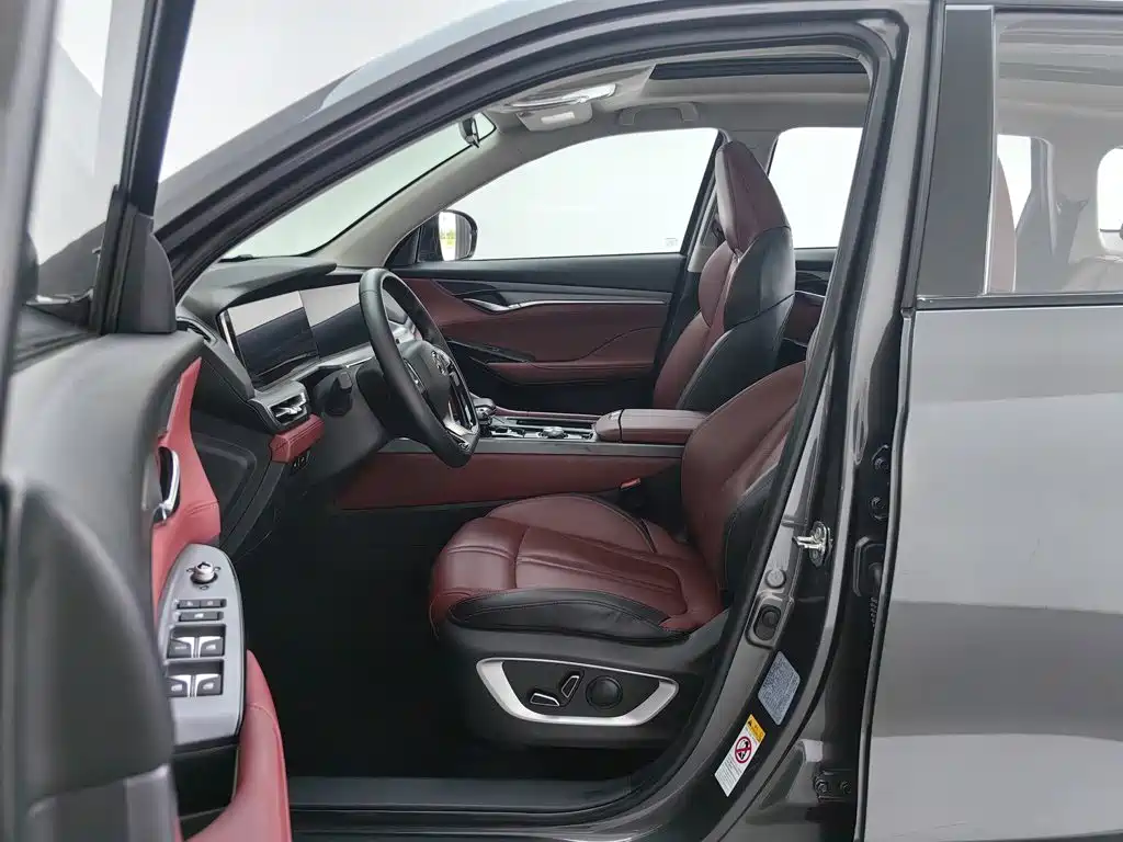 Фото 10 - Changan CS75 PLUS