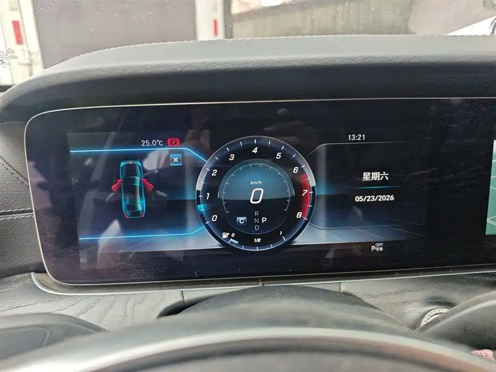 Mercedes-Benz E-Class 2018 E 200 L Sport фото 8