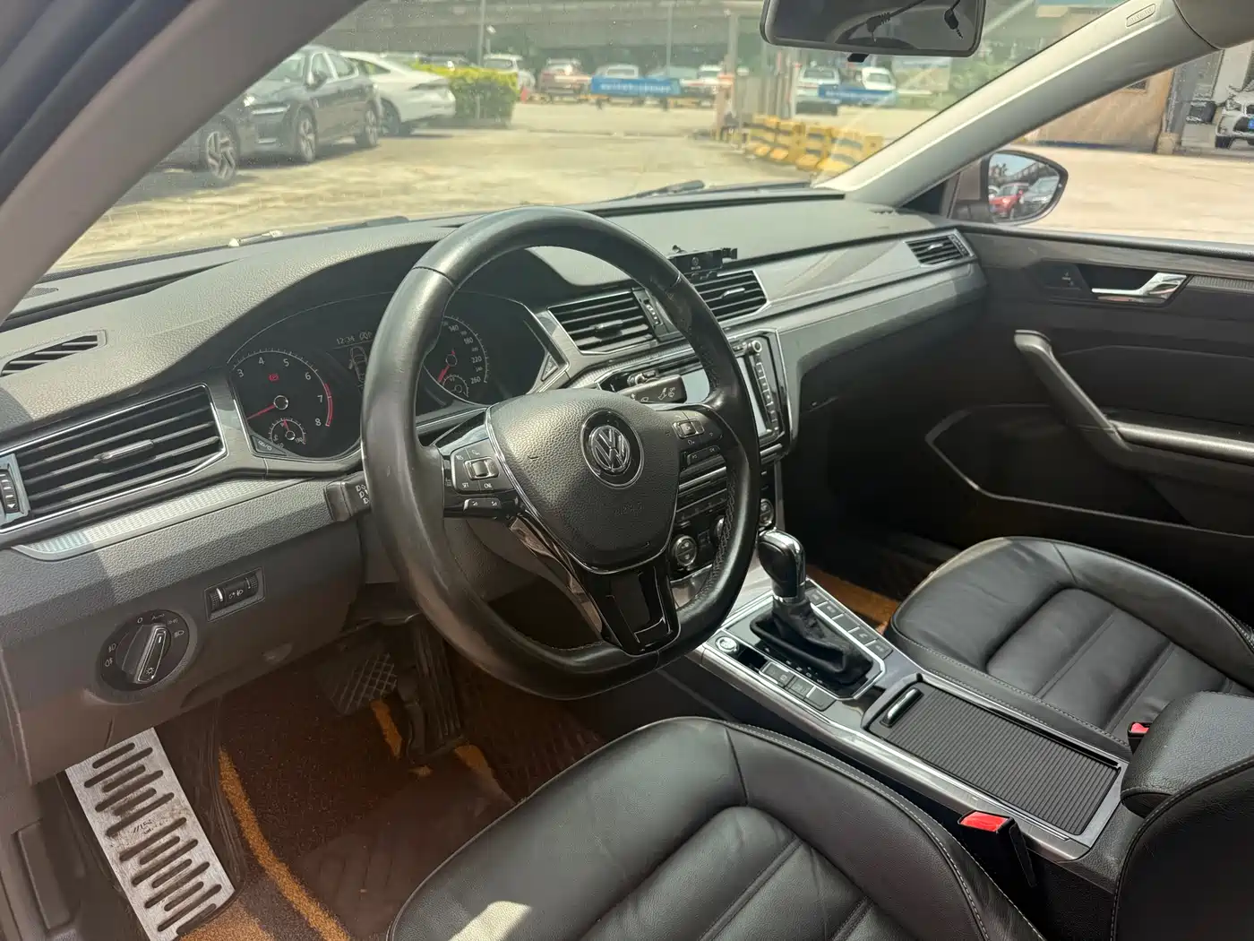Volkswagen Passat 2017 330TSI DSG Prestige фото 5
