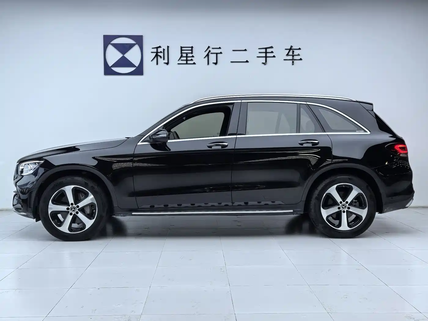 Mercedes-Benz GLC 2022 Model GLC 260 L 4MATIC Dynamic Edition фото 2