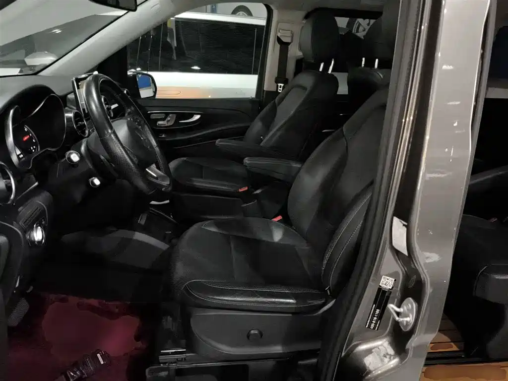 Mercedes-Benz V-Class 2017 Model V 260 Pilot Edition фото 11