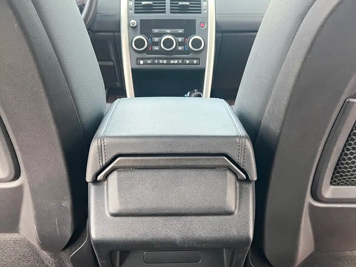 Land Rover Discovery Sport 2018 240PS SE Edition фото 22
