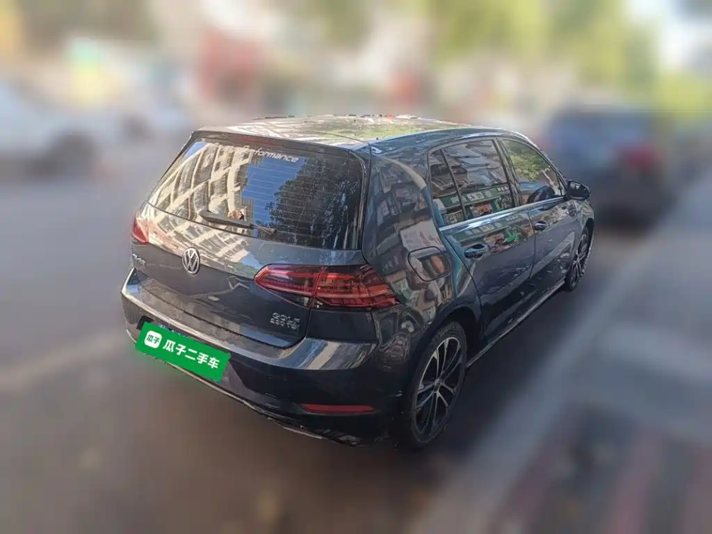 Фото 4 - Volkswagen Golf