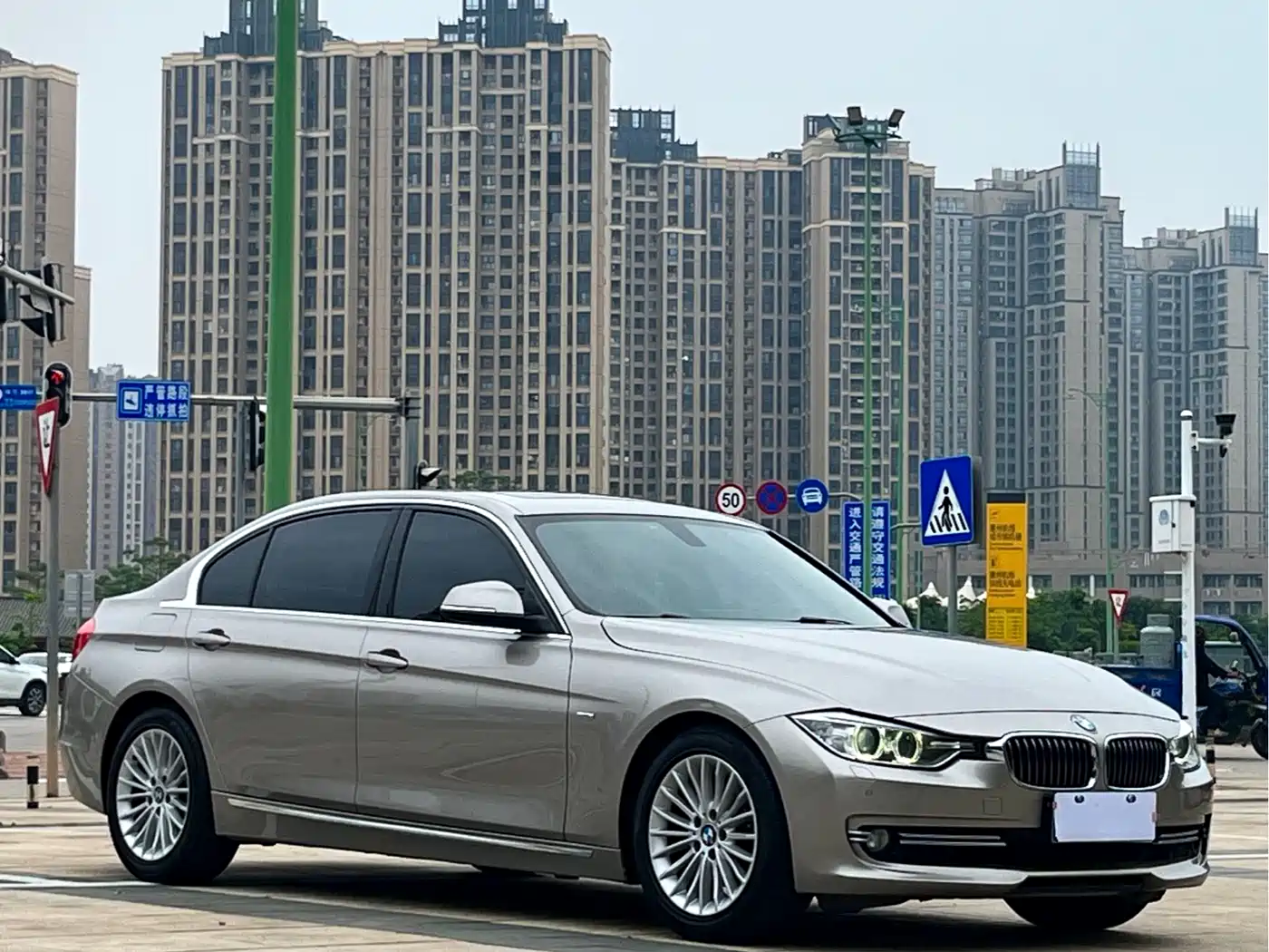 BMW 3 Series 2015 320Li Super Joy Luxury Design Package фото 3