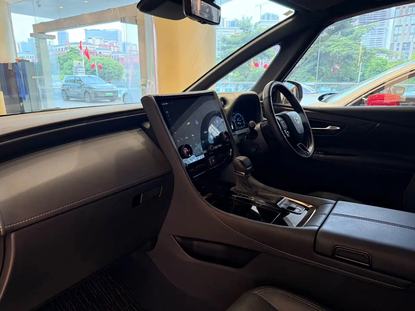 Photo 8 - Toyota Alphard