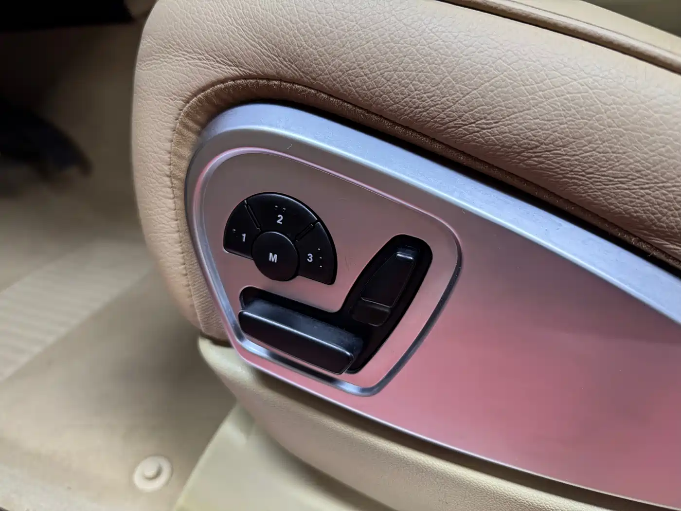 Mercedes-Benz GL-Class фото 17