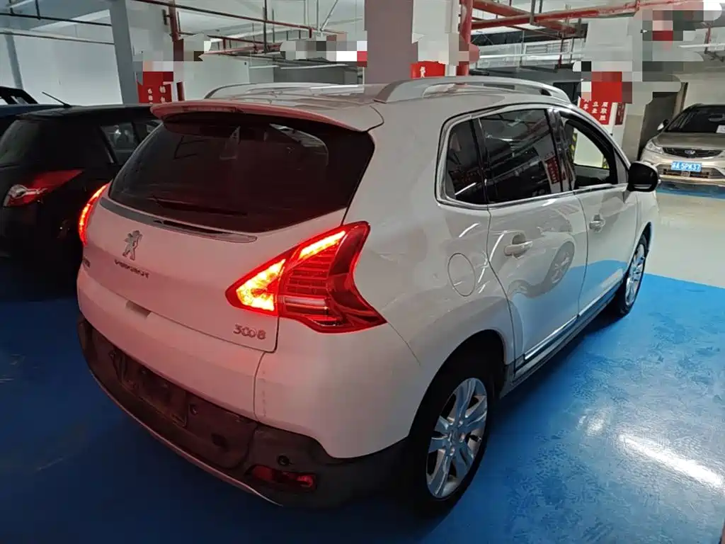 Peugeot 3008 2015 2.0L Automatic Classic Edition фото 7