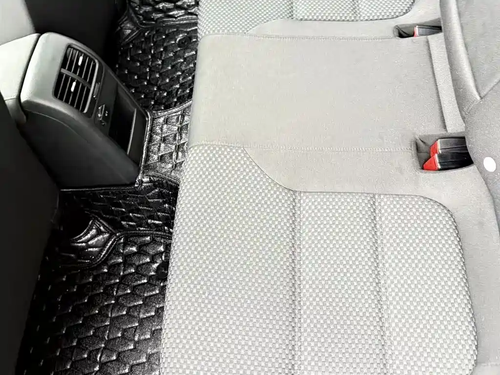 Volkswagen Sagitar 2015 1.6L Automatic Comfort фото 7