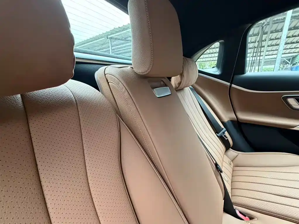 Mercedes-Benz E-Class 2026 E 300 L Luxury фото 27