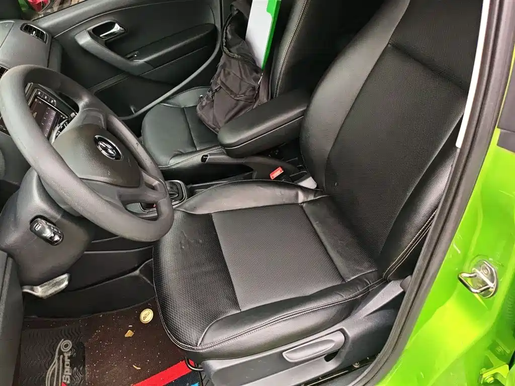 Volkswagen Polo 2014 1.6L Automatic Comfort Edition фото 15