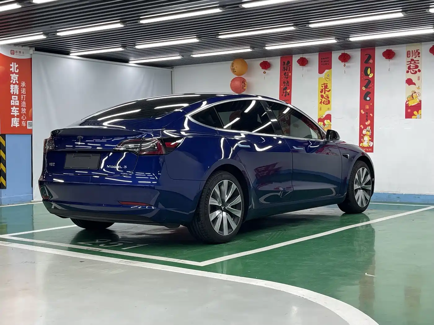 TESLA MODEL 3