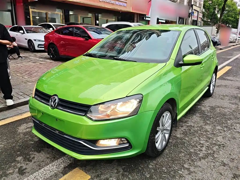 Volkswagen Polo 2014 1.6L Automatic Comfort Edition фото 2