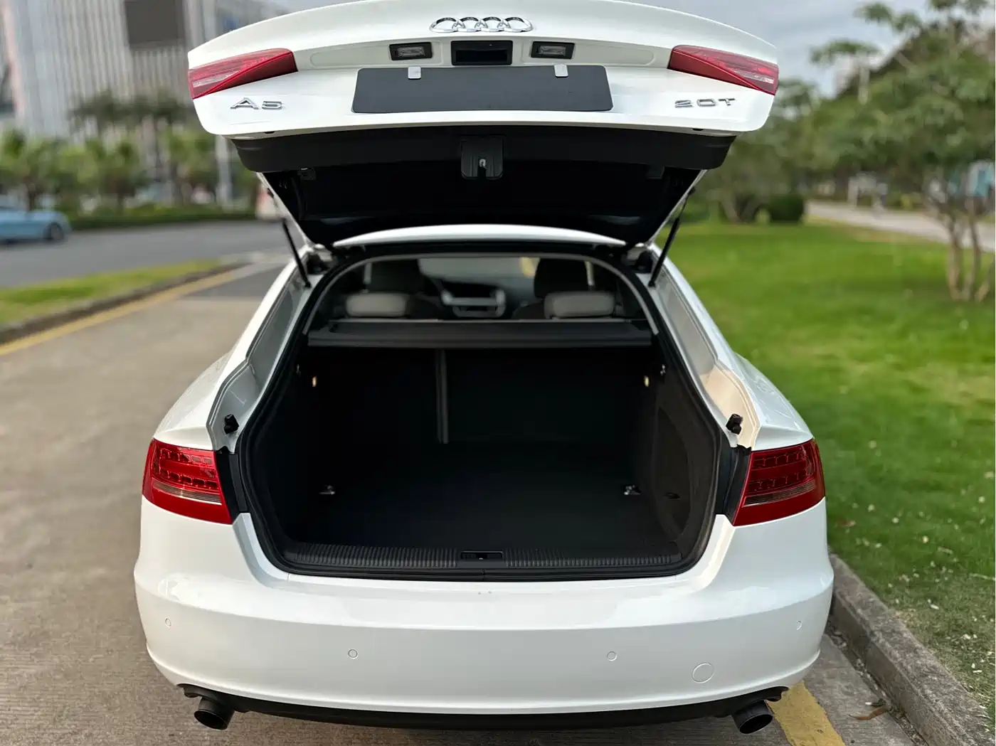 Audi A5 (Import) 2010 2.0TFSI Sportback Comfort фото 13