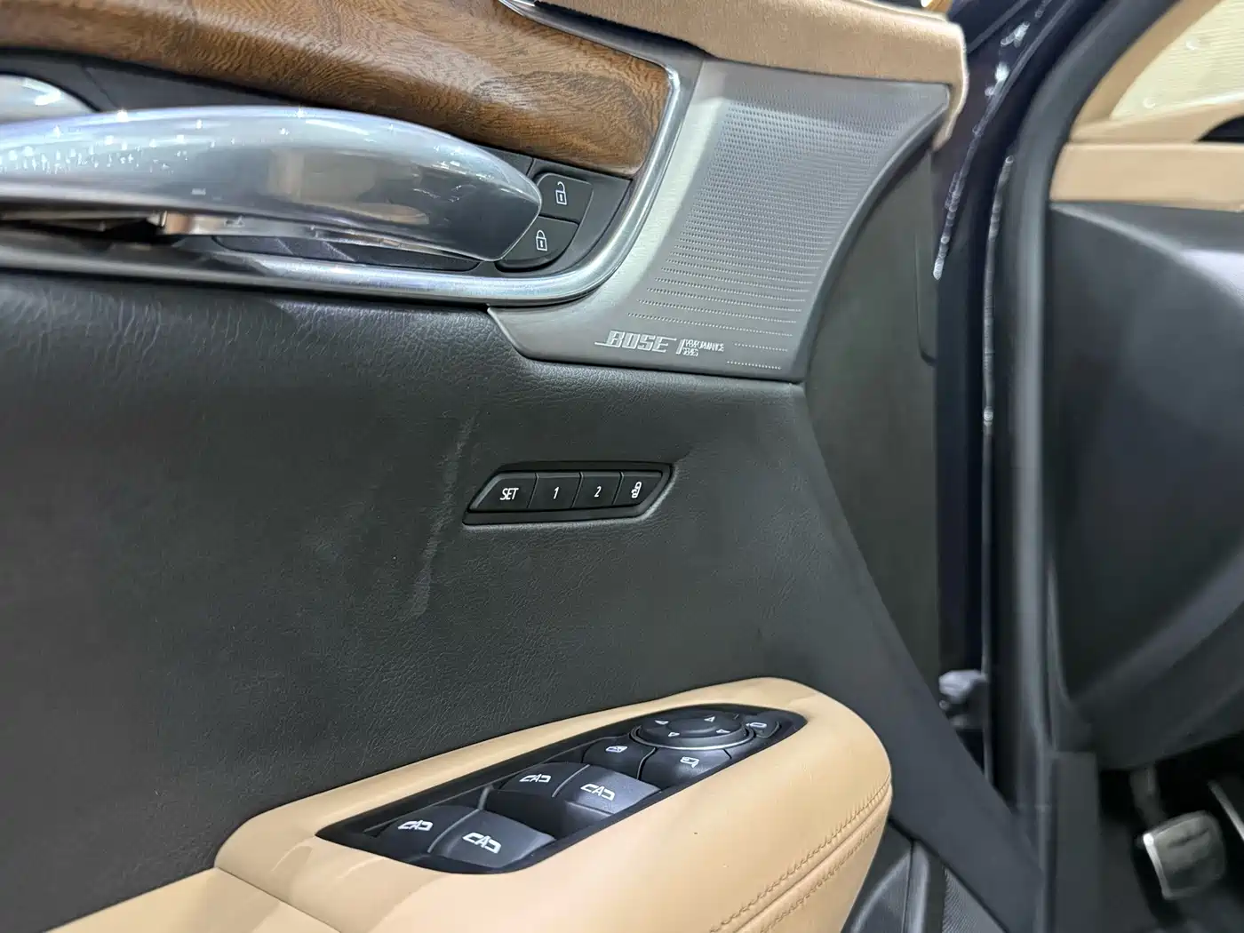 Фото 17 - Cadillac XT5
