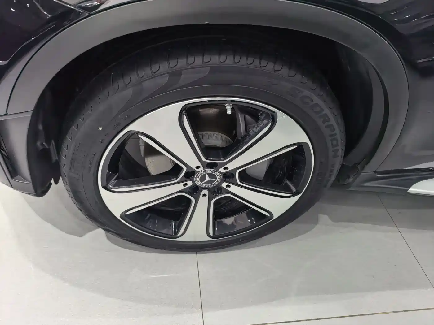 Mercedes-Benz GLC 2022 Model GLC 300 L 4MATIC Dynamic Edition фото 4