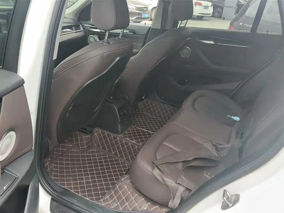 BMW X1 2022 sDrive25Li Leading фото 11