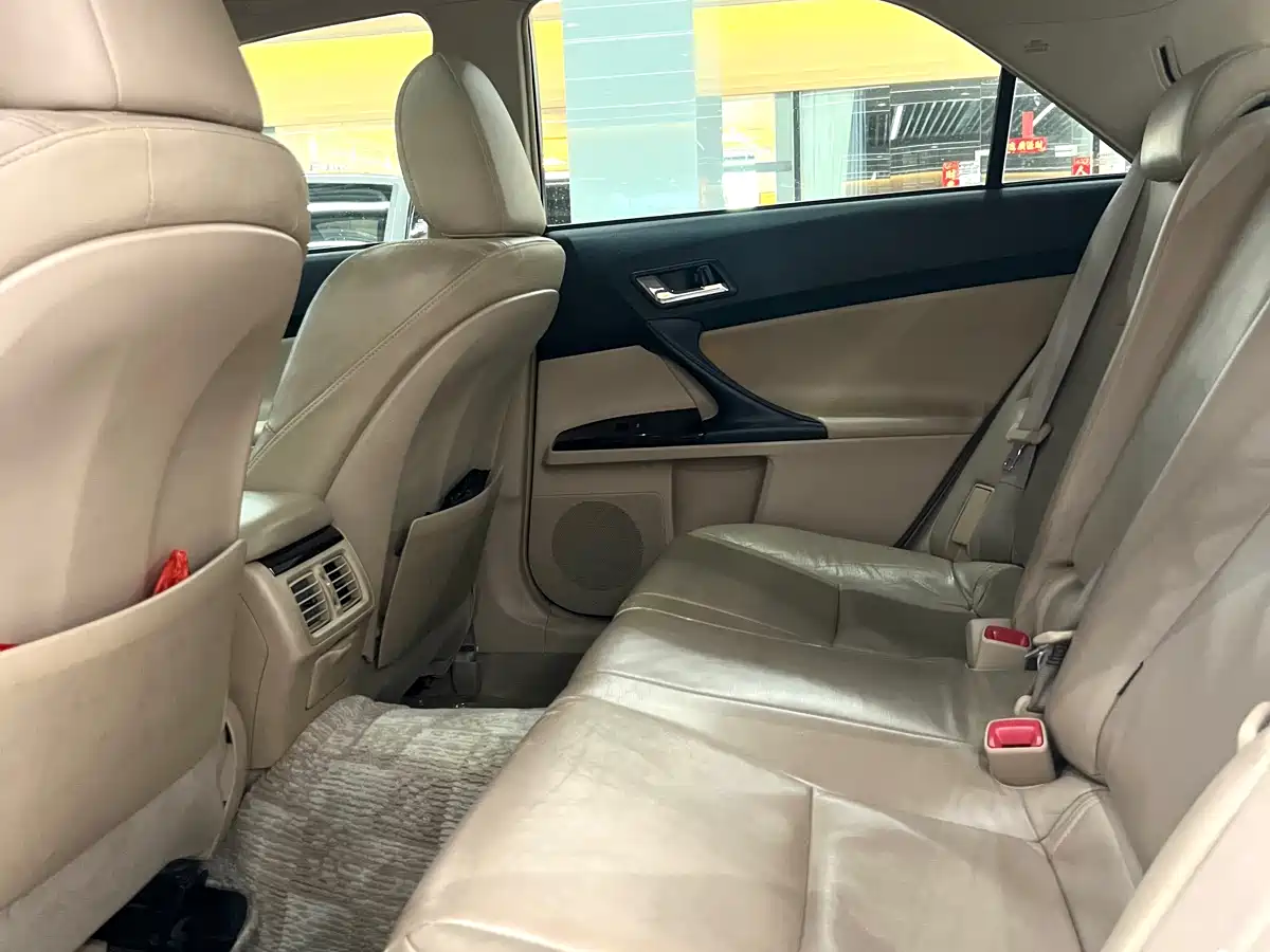 Toyota Reiz 2010 2.5V Elegance Elite Edition фото 6