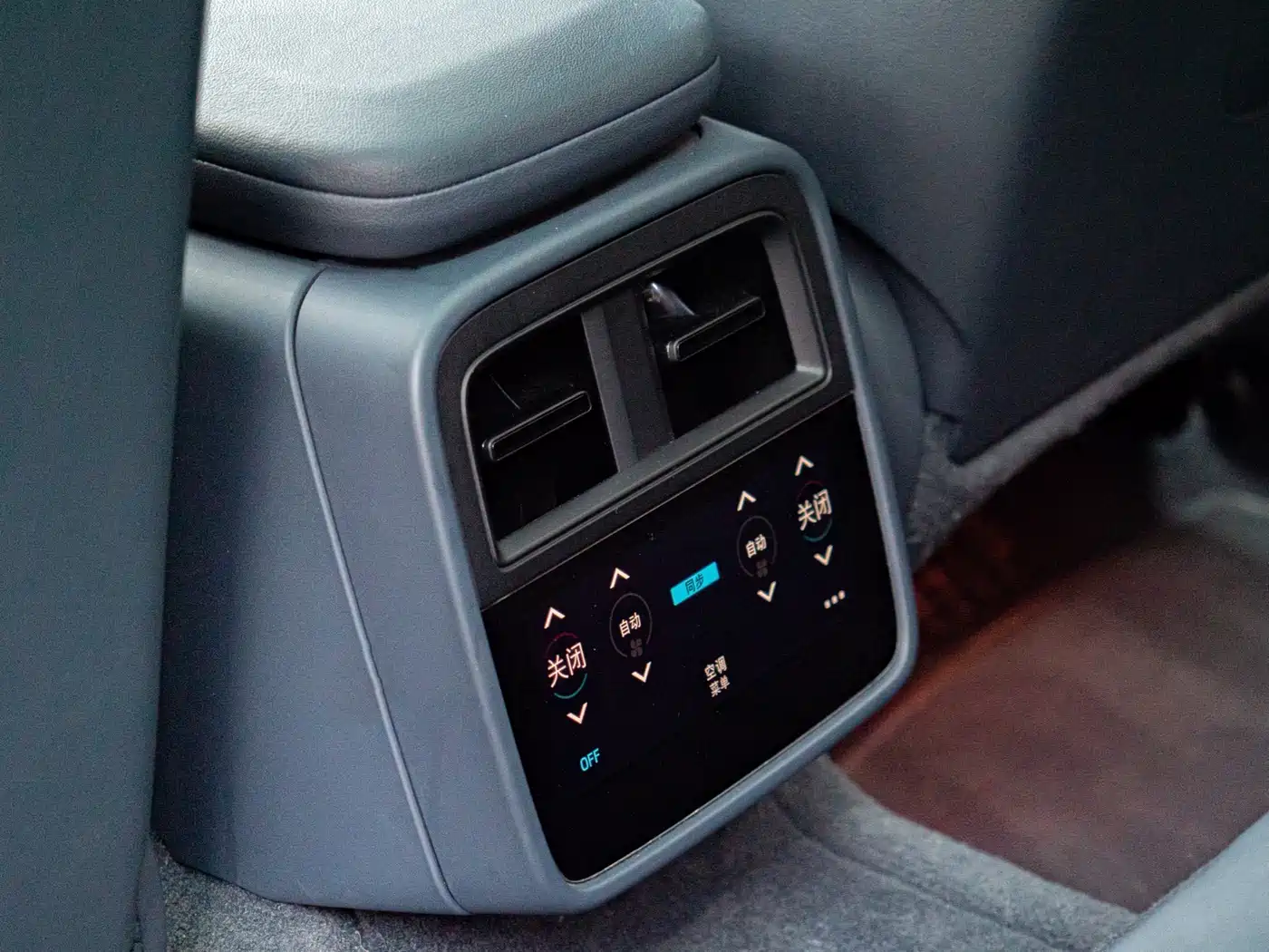 Porsche Taycan 2019 Taycan 4S фото 23