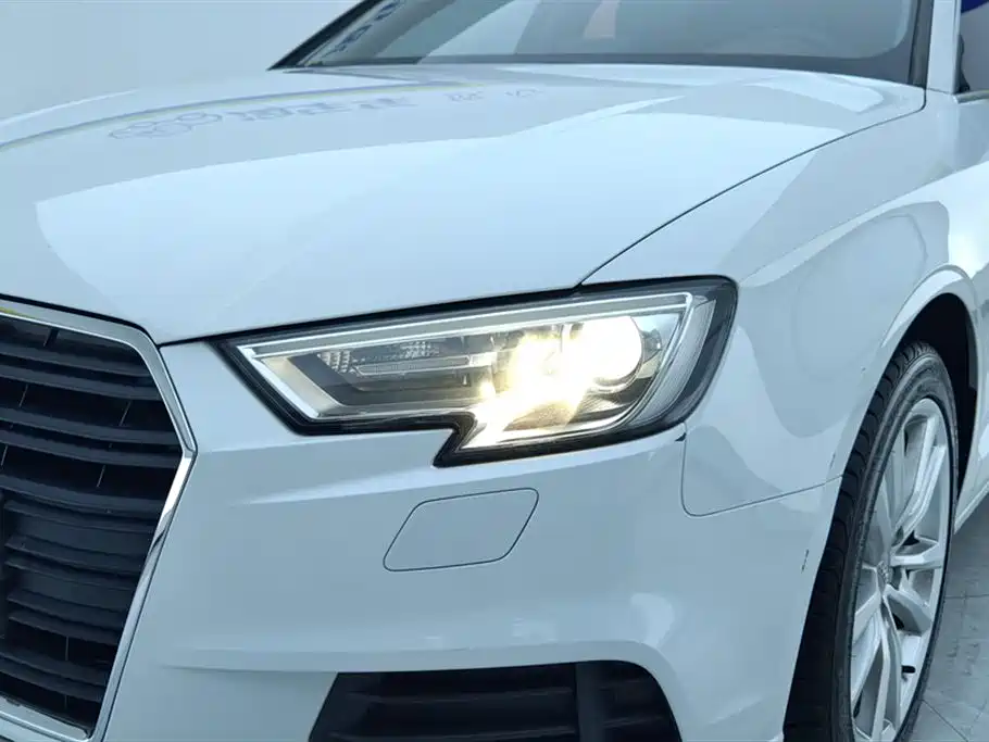 Audi A3 2018 30th Anniversary Limousine 35 TFSI Progressive фото 5