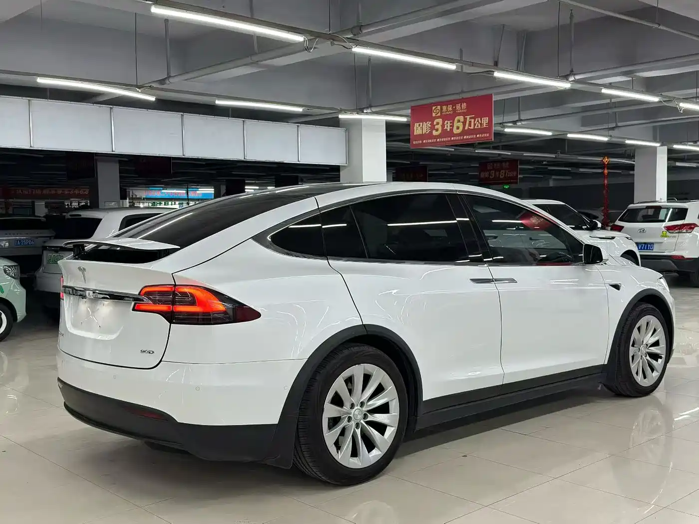 TESLA MODEL X