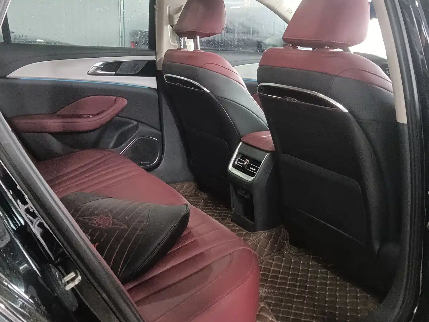 Hongqi H5 2024 2.0T Automatic Smart Connect Flag Smooth Edition фото 8