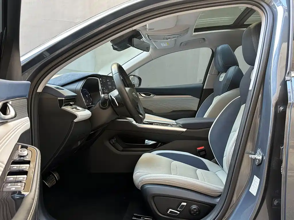 Фото 9 - Geely Preface