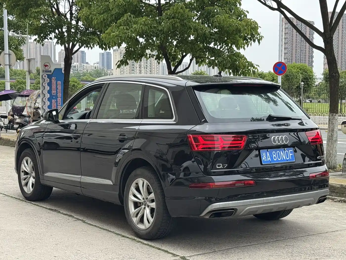 Фото 15 - Audi Q7