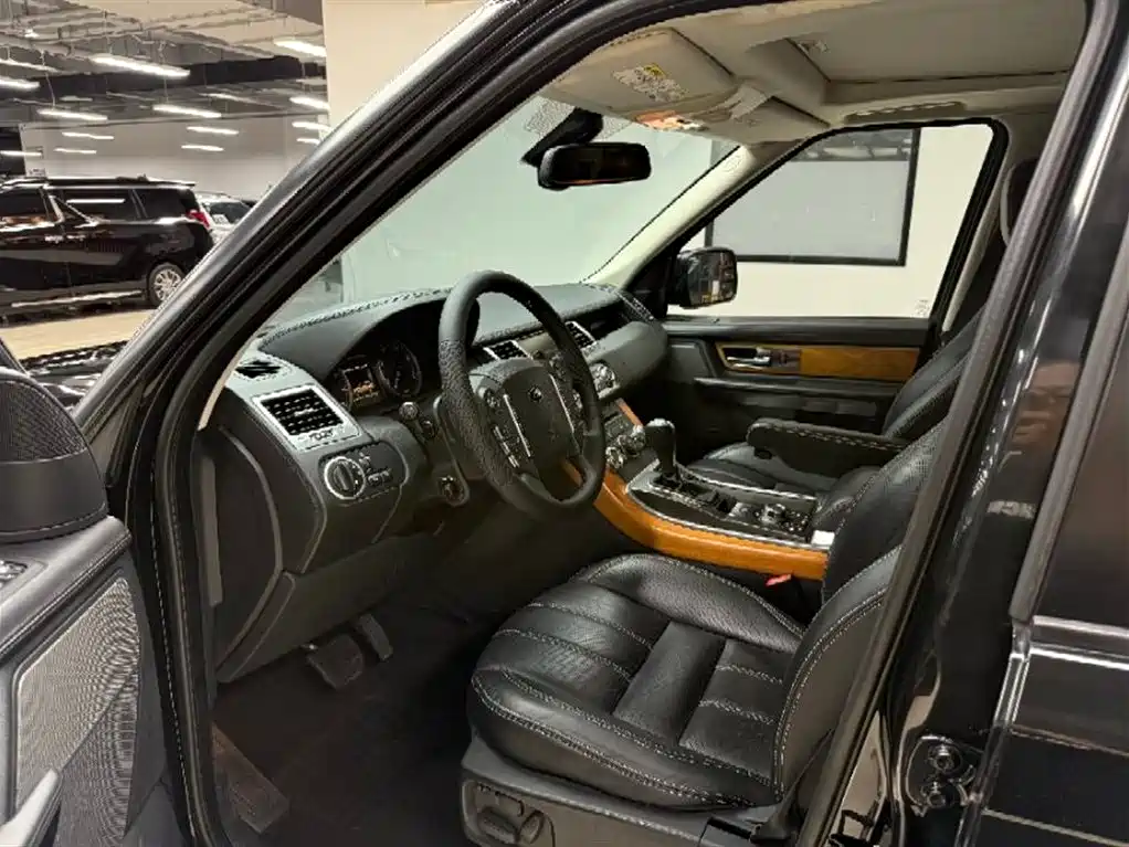 Land Rover Range Rover Sport 2010 5.0 SC V8 HSE фото 7