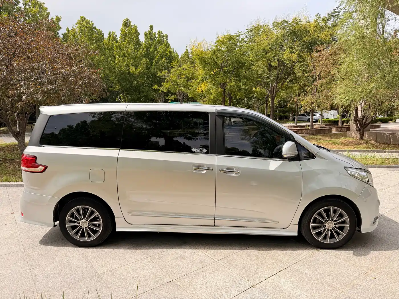 Фото 7 - Maxus G10