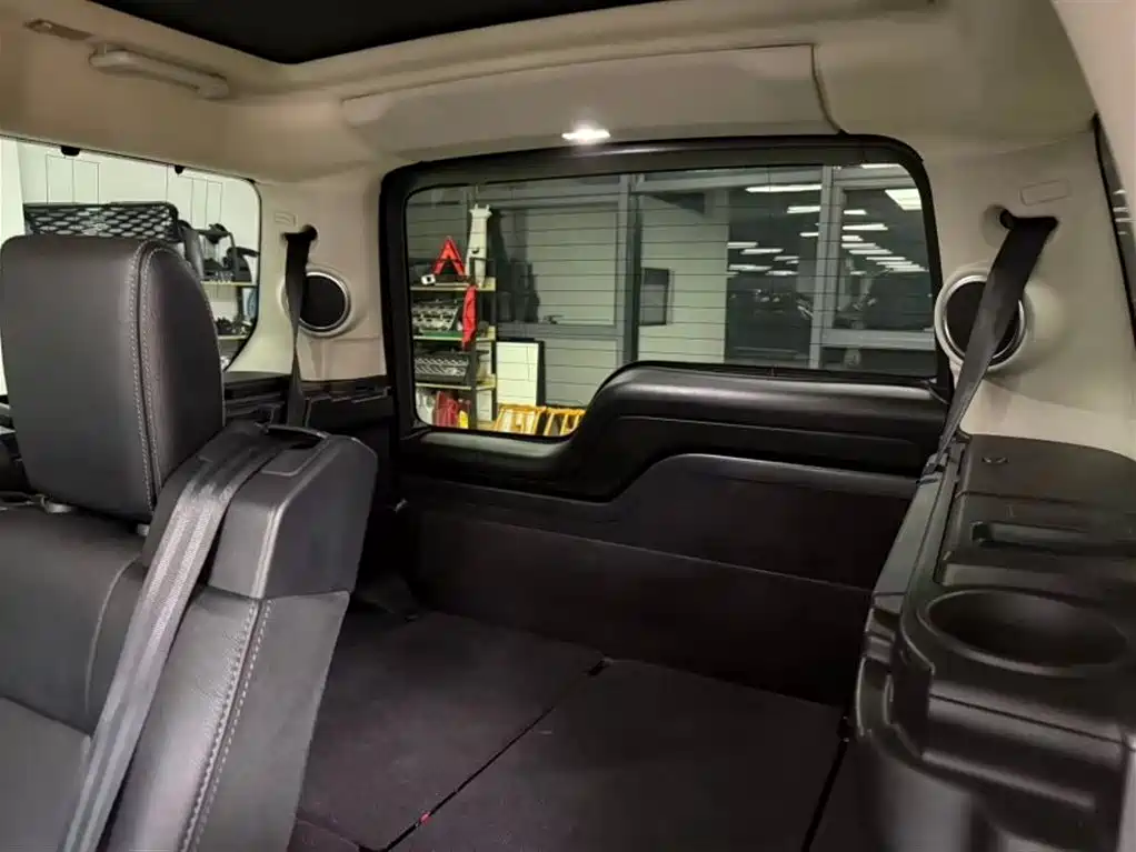 Land Rover Discovery 2012 5.0 V8 HSE фото 8