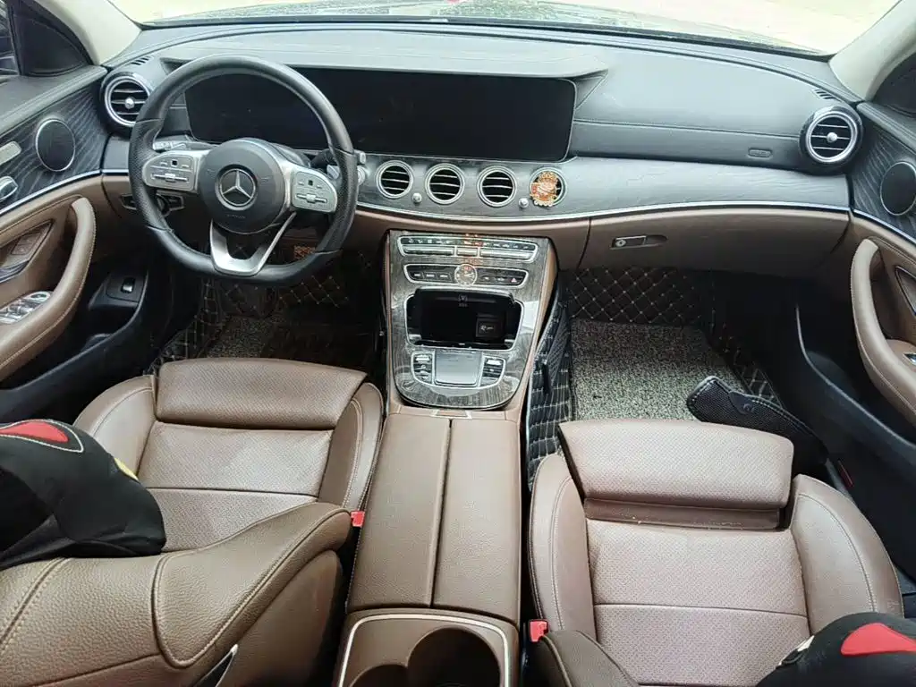 صورة 12 - Mercedes-Benz E-Class