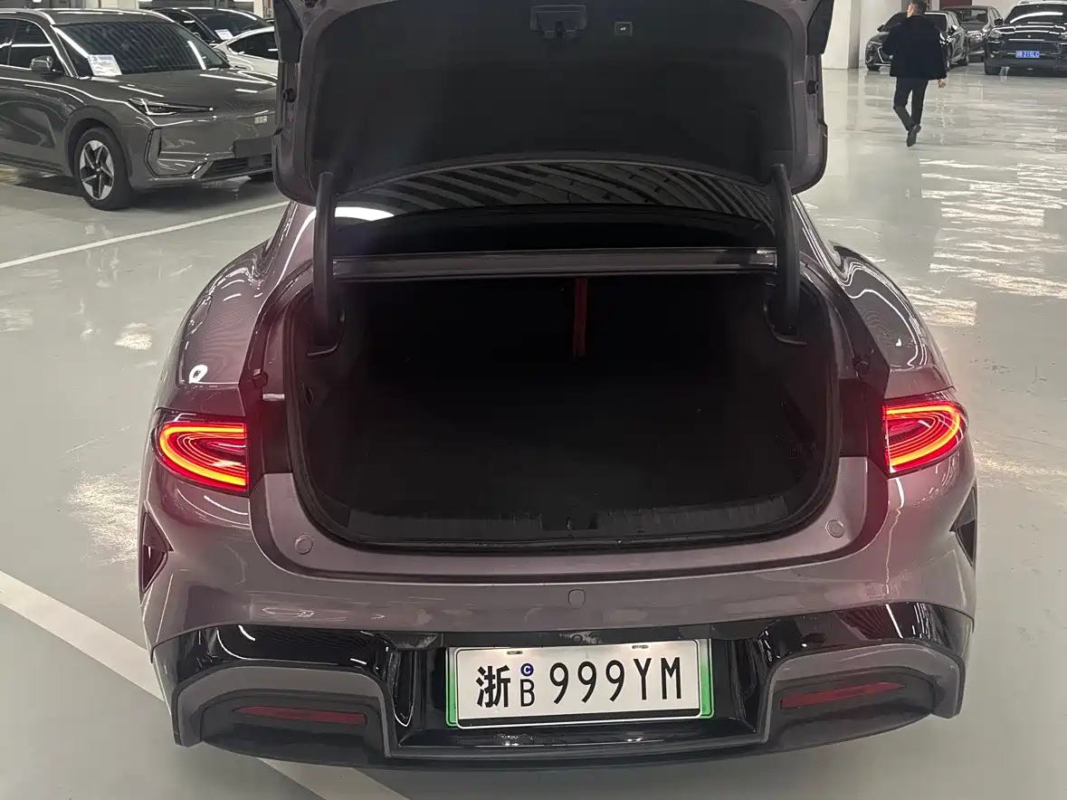 XIAOMI CAR XIAOMI SU7