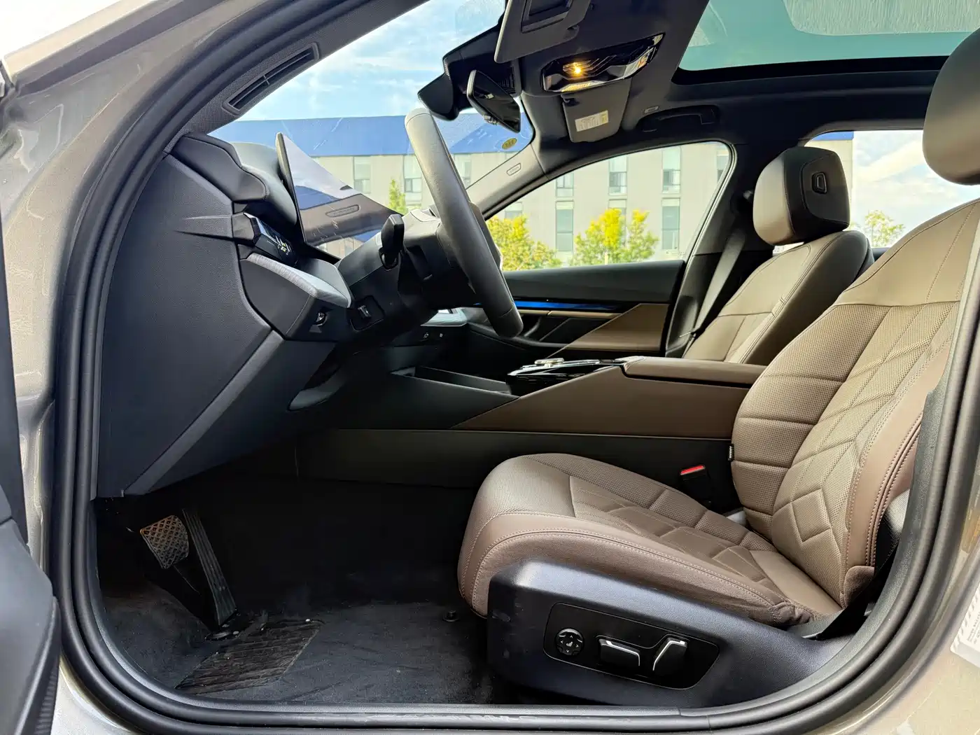 BMW i5 2026 2025 eDrive 35L Luxury Package