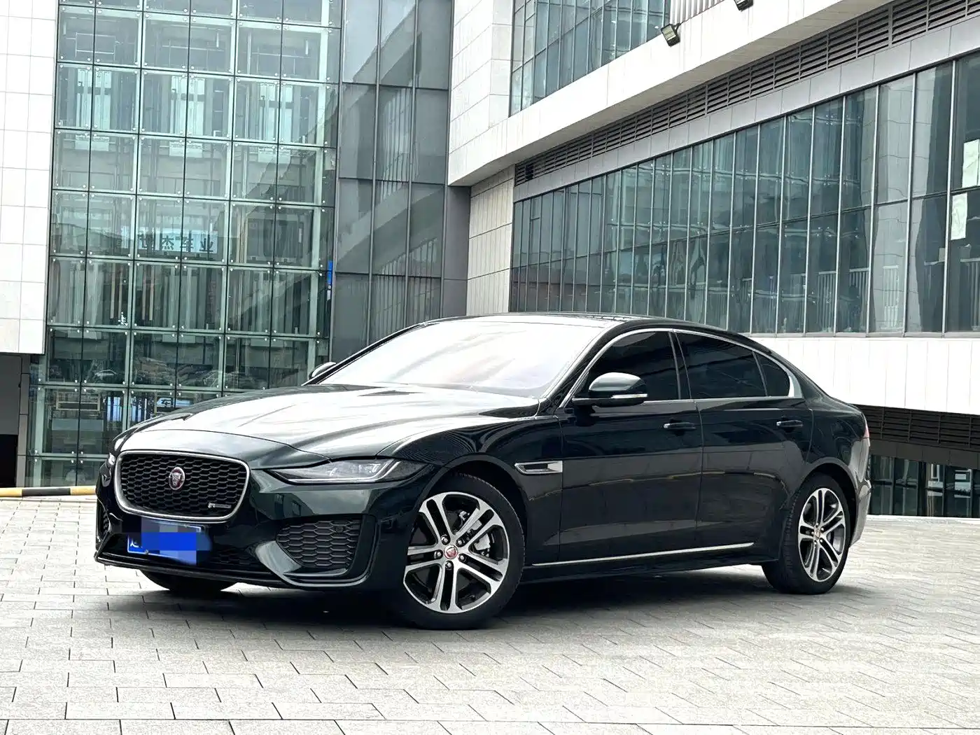 Jaguar XEL 2023 2.0T 200PS R-DYNAMIC Youth Sport