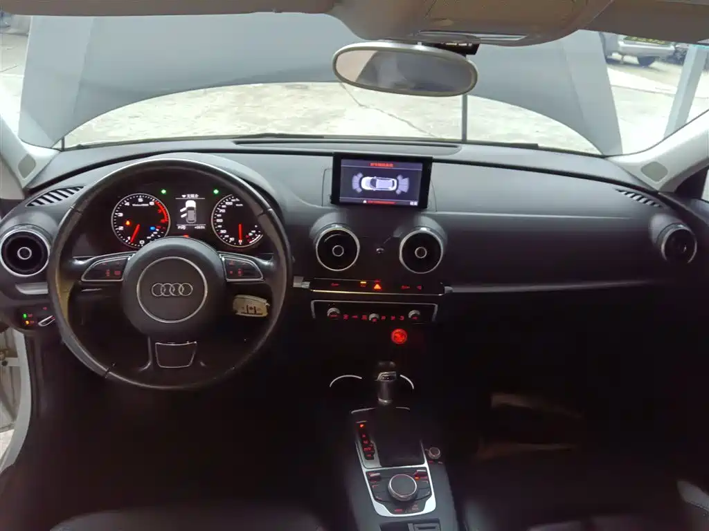 Audi A3 2014 Sportback 35 TFSI Automatic Comfort фото 6
