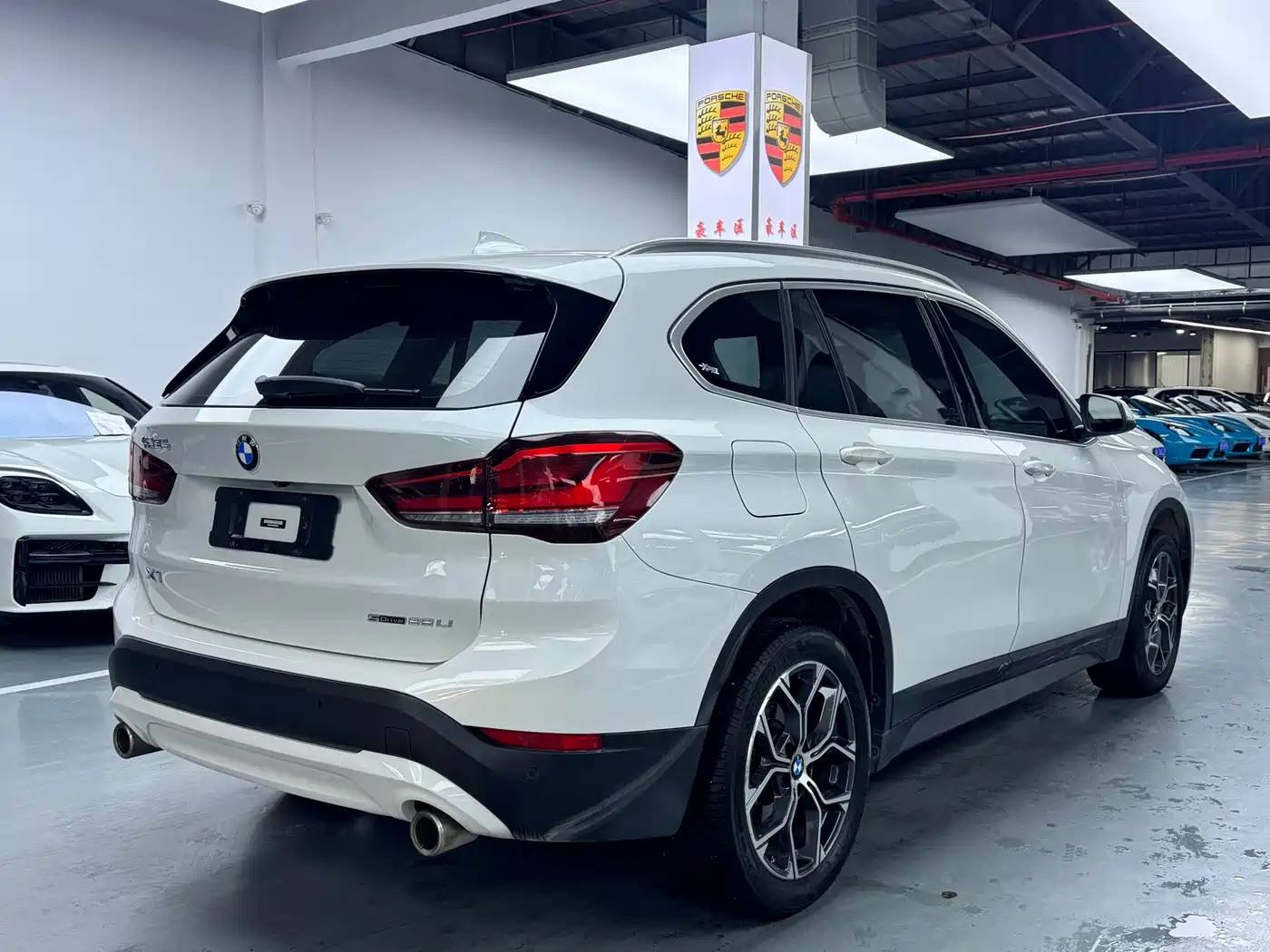 BMW X1 2022 sDrive25Li Leading фото 18