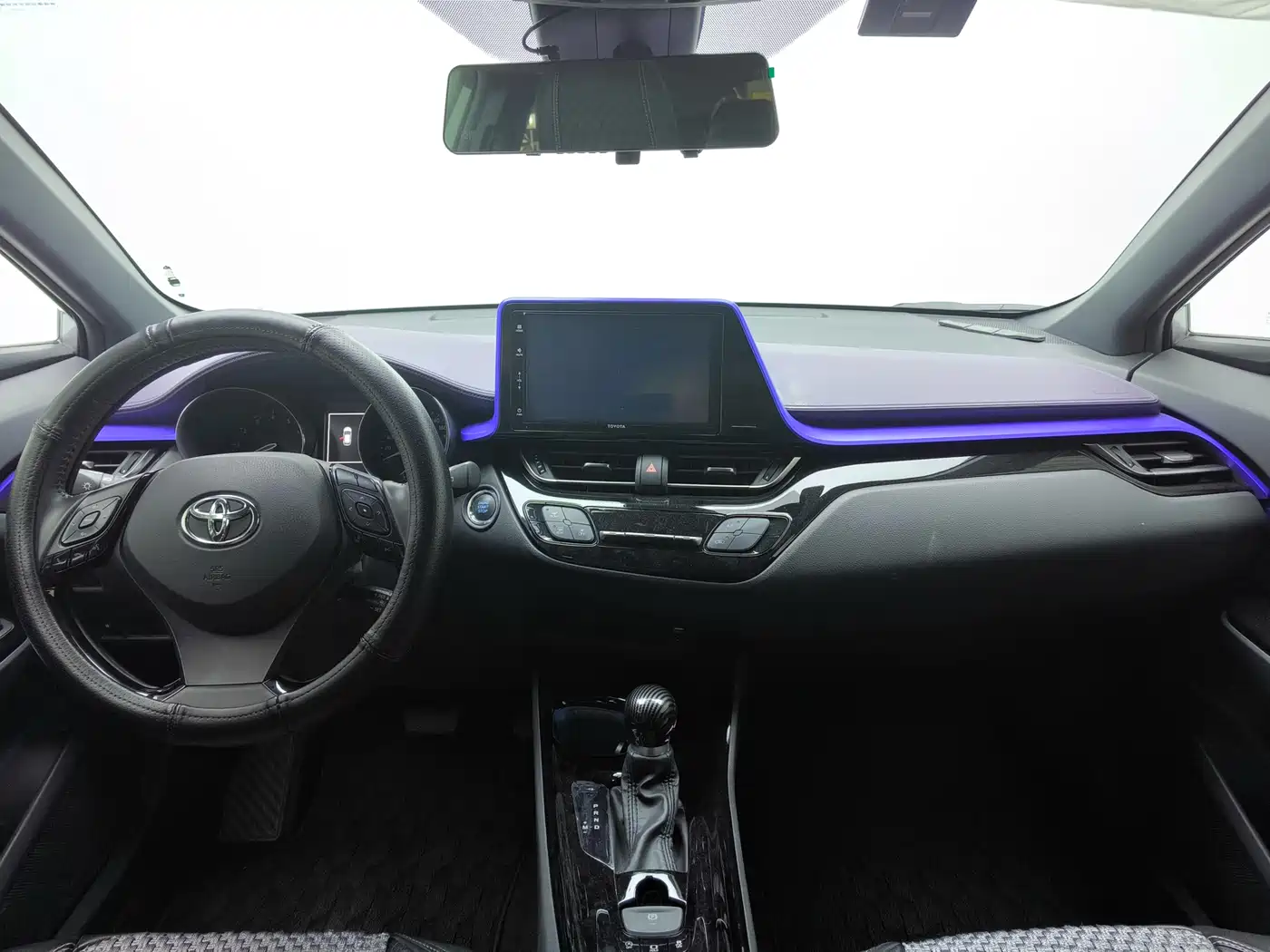 Toyota IZOA 2021 2.0L Yichi Edition фото 4