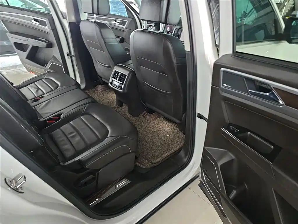 Volkswagen Teramont 2017 530 V6 4WD Flagship Edition фото 21