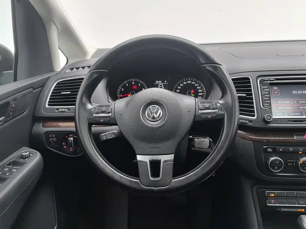 Photo 11 - Volkswagen Sharan