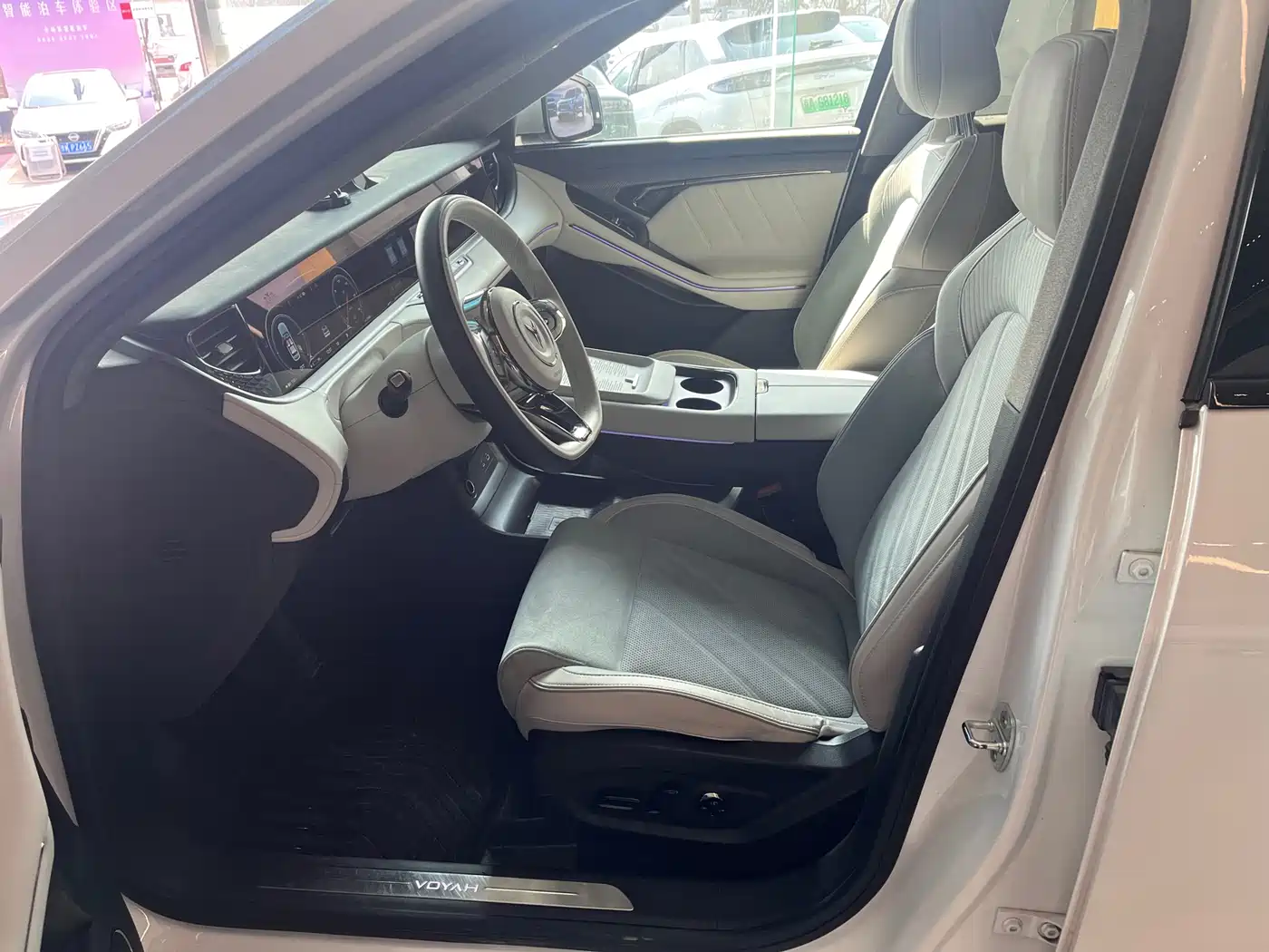Voyah Auto VOYAH FREE 2025 318 259km 4WD Explorer Edition фото 7