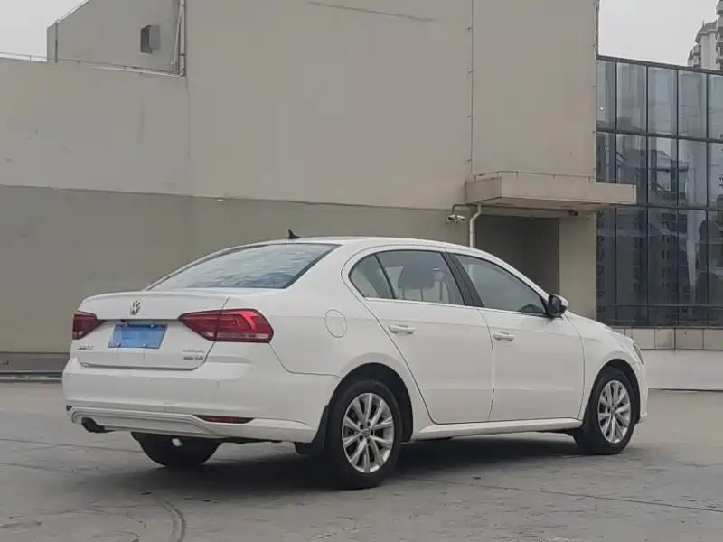 Volkswagen Lavida 2015 230TSI DSG Comfort Edition фото 6
