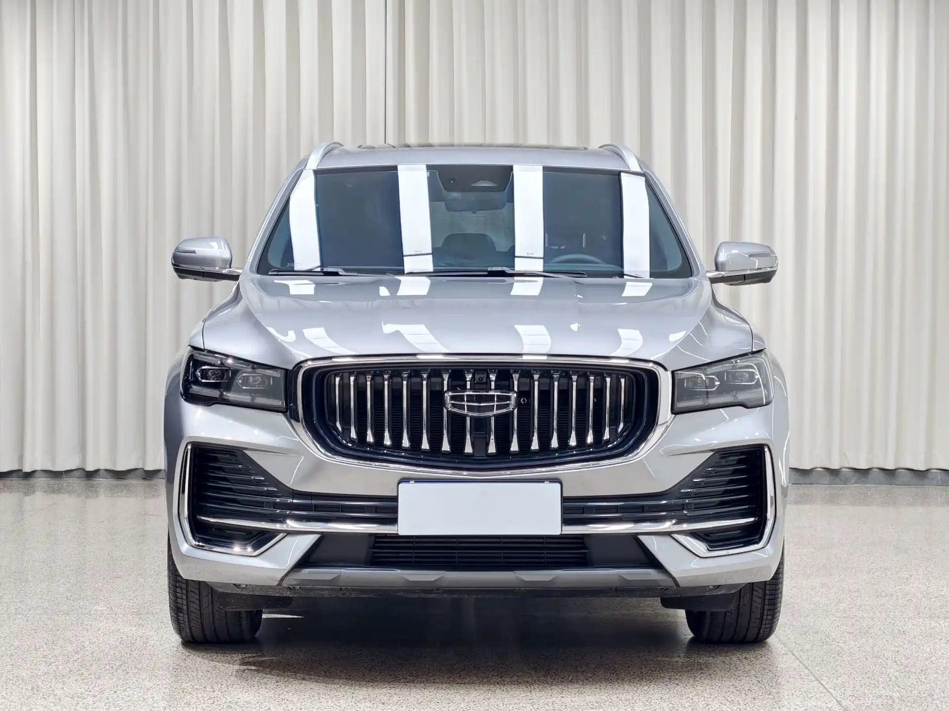 Фото 2 - Geely Monjaro