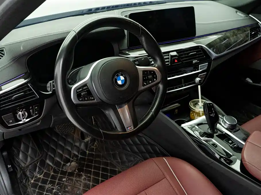 BMW 5 Series 2021 525Li M Sport Package фото 19