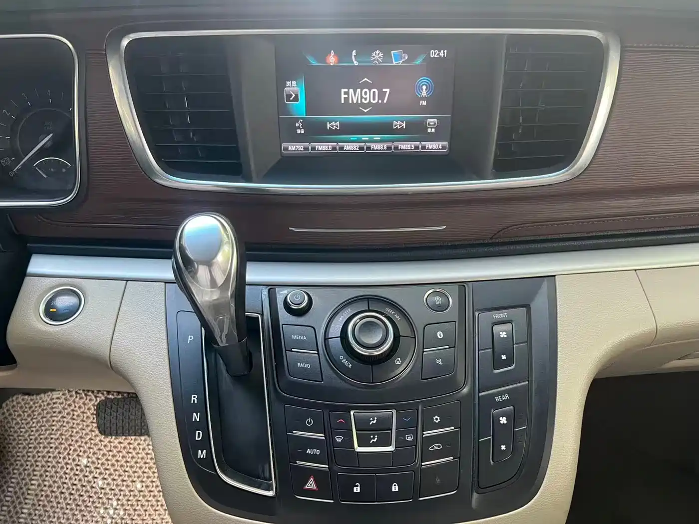 Buick GL8 2018 28T Comfort China VI фото 10