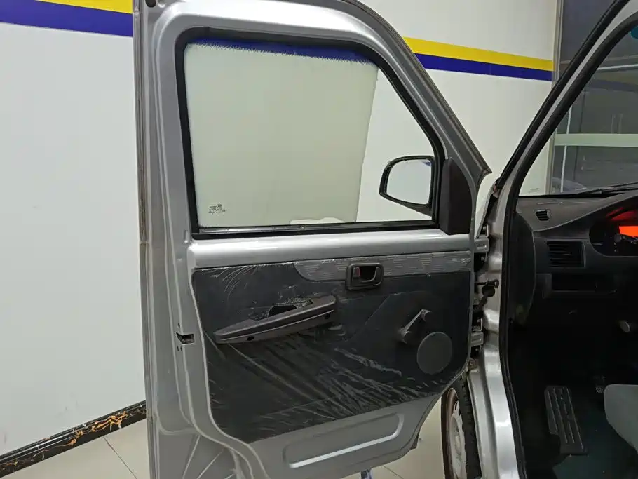 Wuling Motors Wuling Rongguang 2014 2011 1.2L Base Model