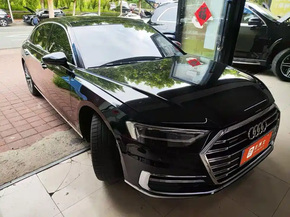 Photo 3 - Audi A8